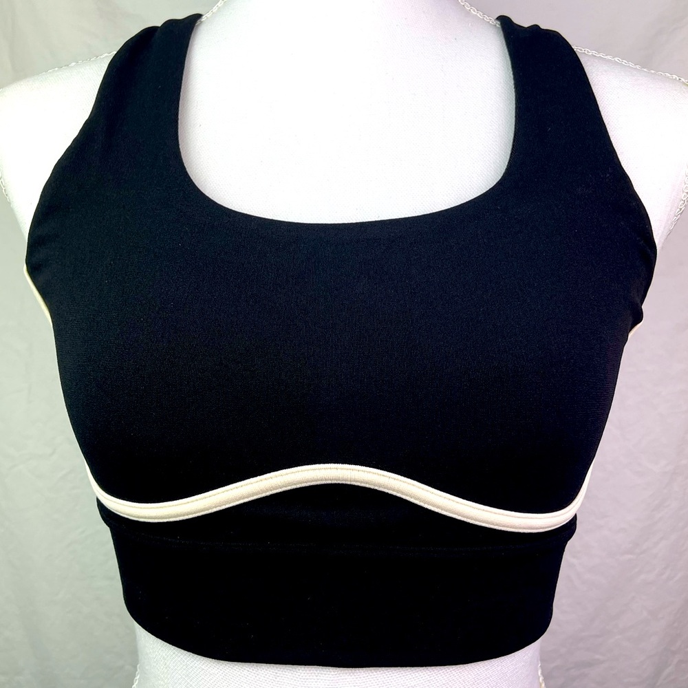 Fabletics Freya SculpKnit Sports Bra-Small-Black/Cream